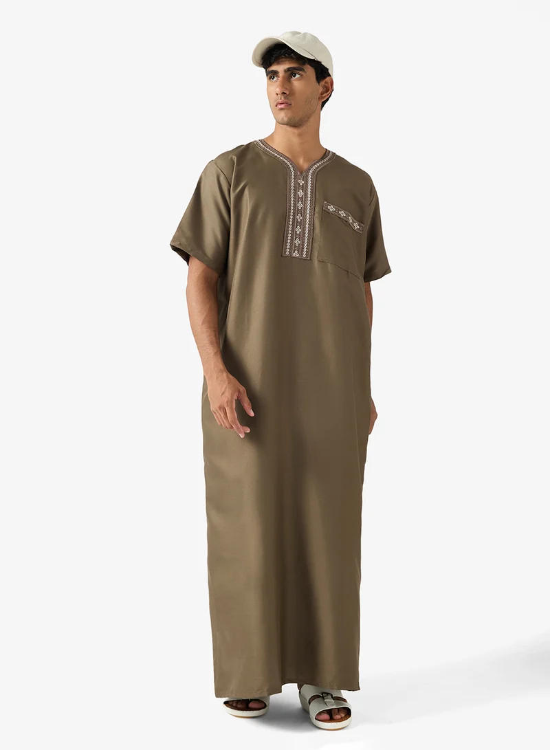 Robert Wood  V Neck Classic Thobe for Men | Best Price UAE